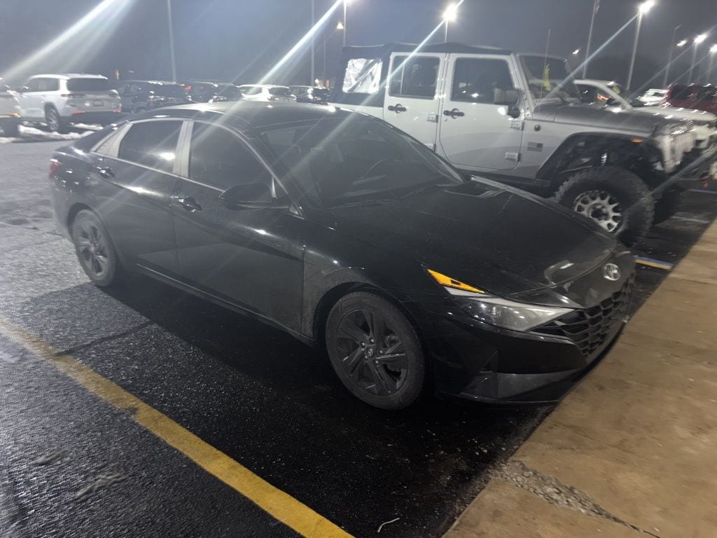 2022 HYUNDAI ELANTRA - Image 10