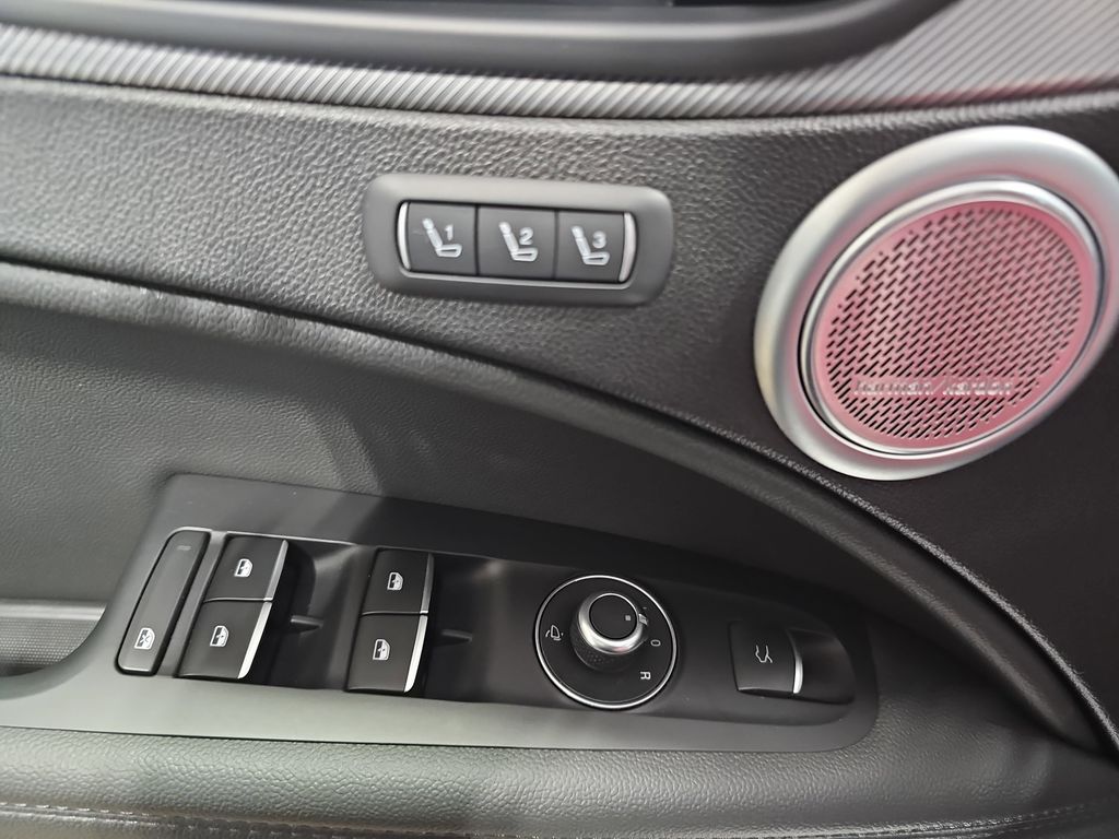 2023 ALFA ROMEO STELVIO - Image 23