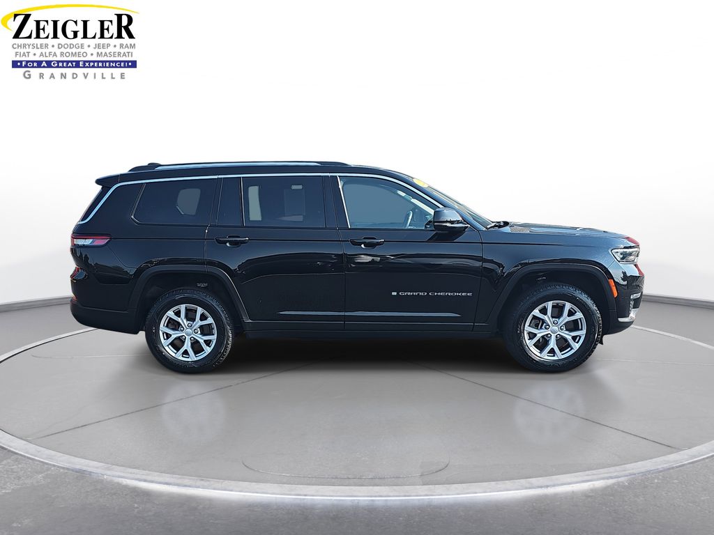 2022 Jeep Grand Cherokee Limited photo 2