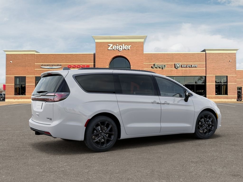 New 2026 Chrysler Pacifica LIMITED AWD Passenger Van