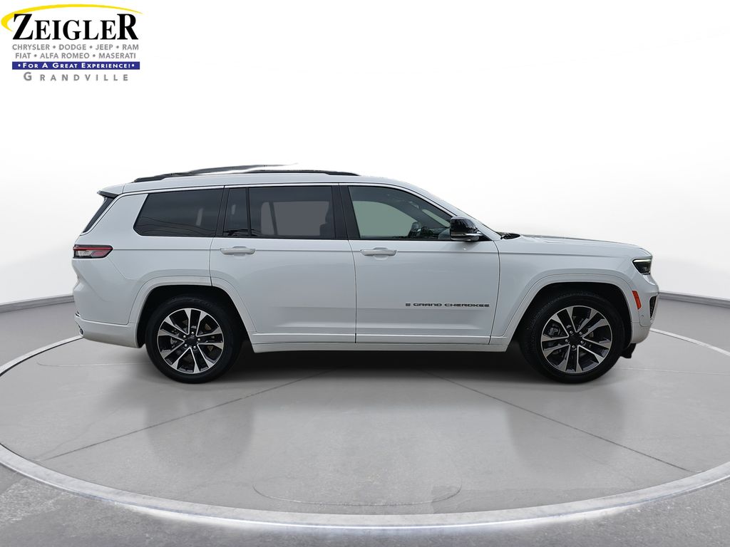 2023 Jeep Grand Cherokee Overland photo 4