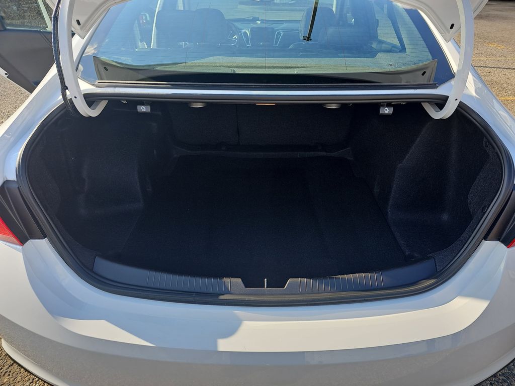 2018 CHEVROLET MALIBU - Image 12