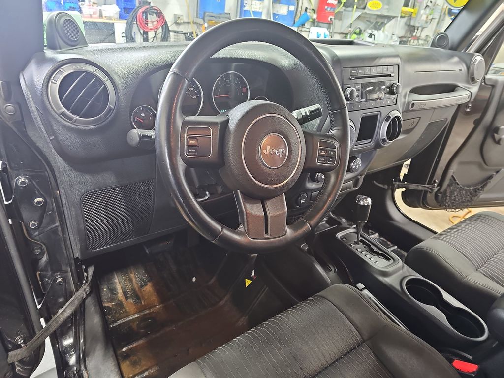 2011 JEEP WRANGLER - Image 13