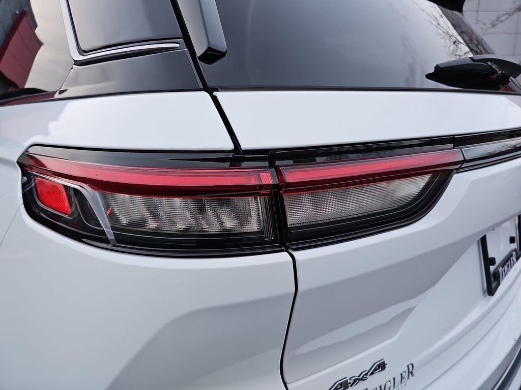 2022 JEEP GRAND CHEROKEE - Image 32