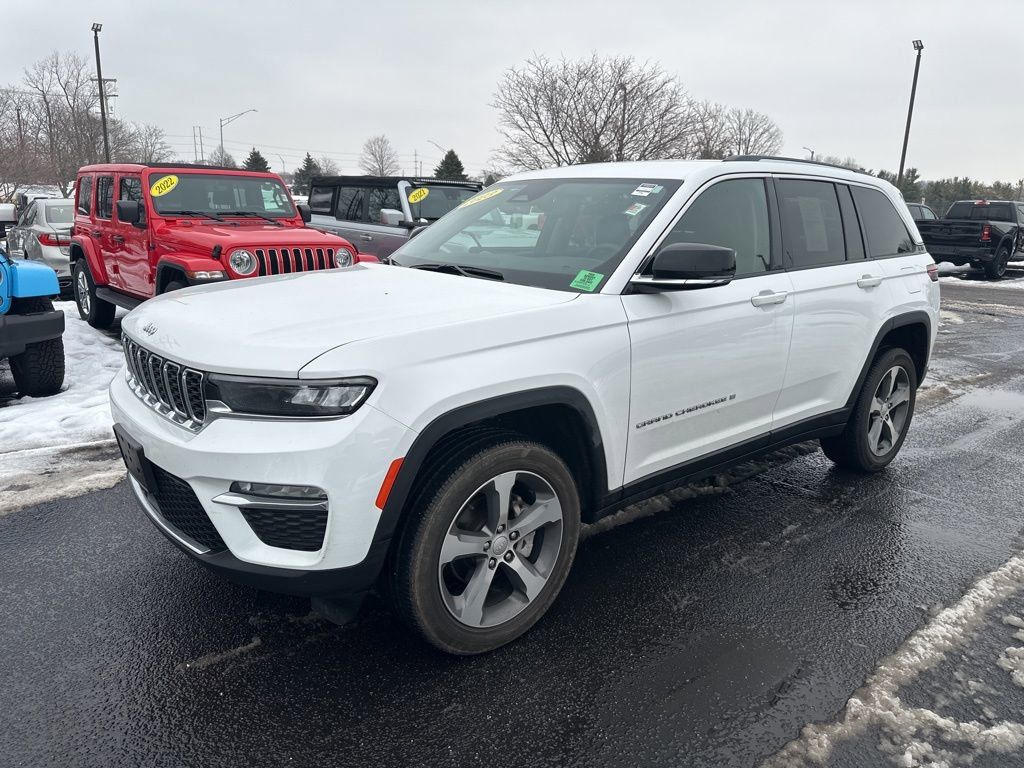 2023 JEEP GRAND CHEROKEE - Image 21