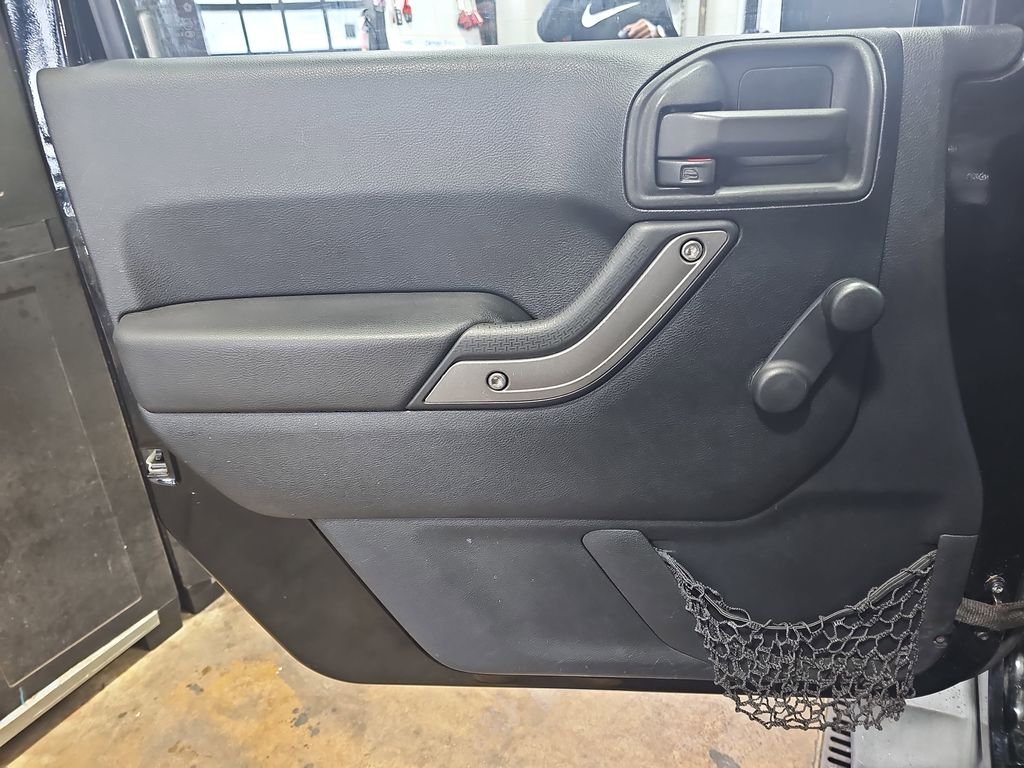 2011 JEEP WRANGLER - Image 20