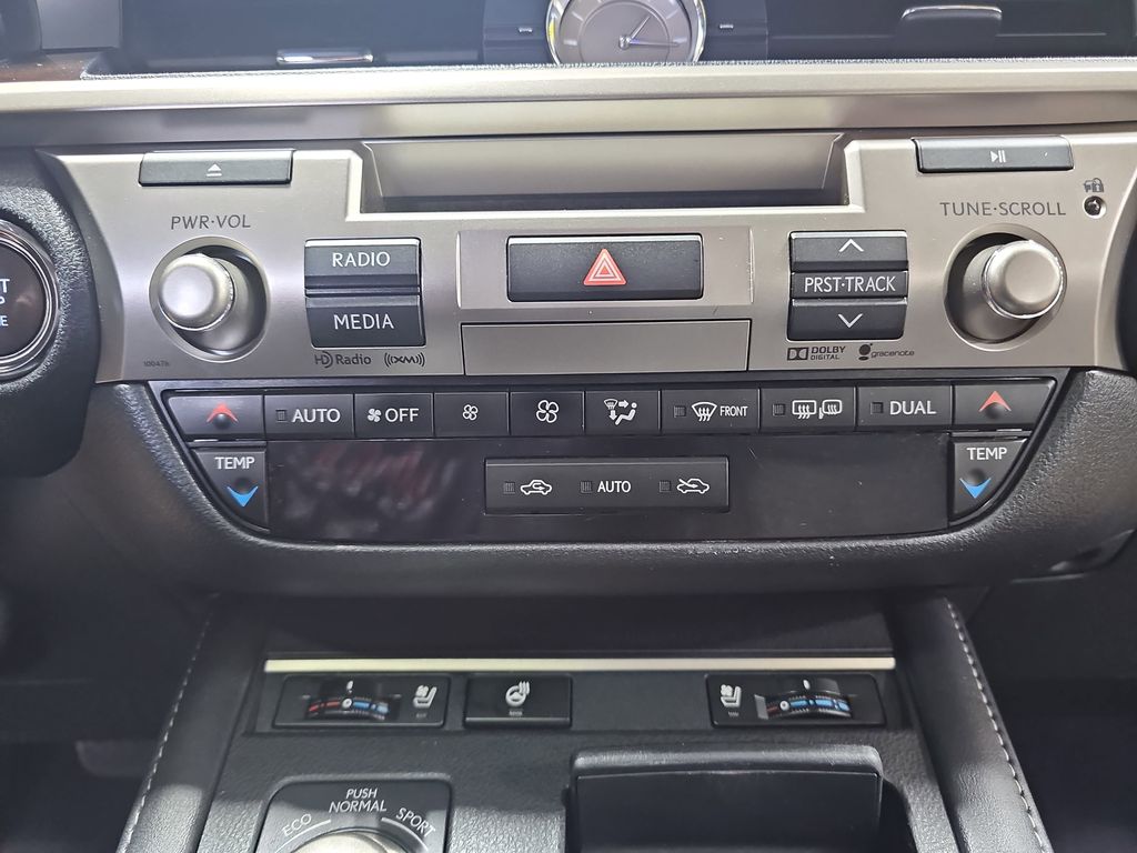 2016 LEXUS ES - Image 18