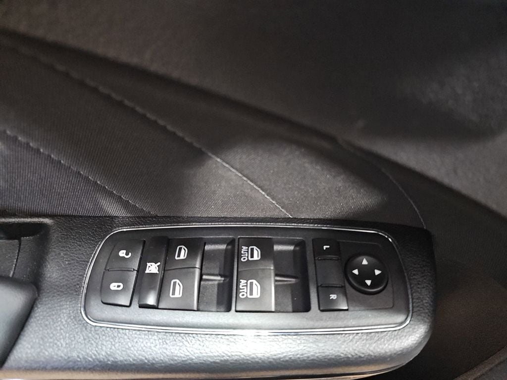 2017 DODGE CHARGER - Image 25