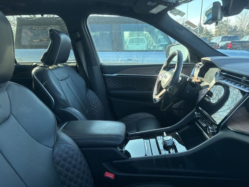 2023 JEEP GRAND CHEROKEE - Image 11