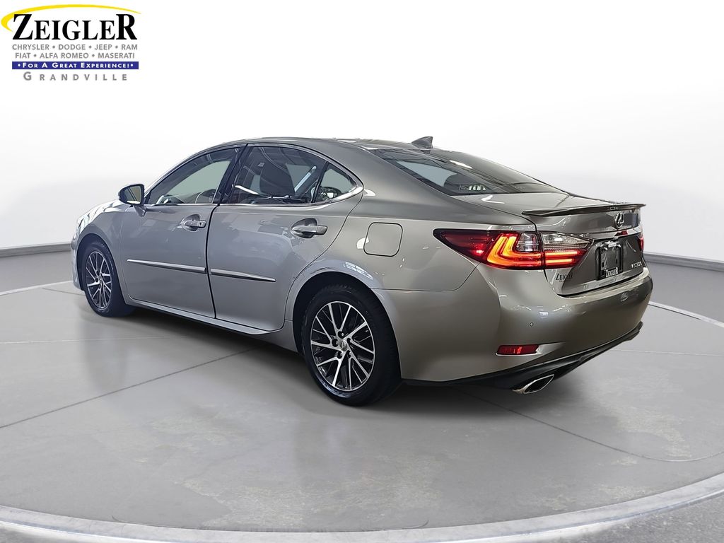 2016 LEXUS ES - Image 7