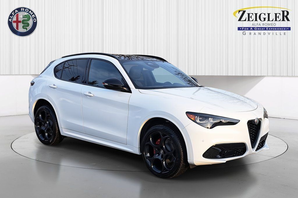 2025 Alfa Romeo Stelvio Special Edition's photo