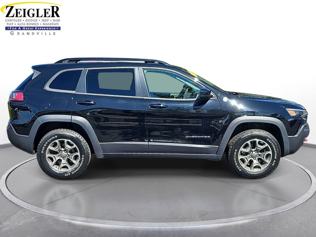 Used 2022 Jeep Cherokee Trailhawk SUV
