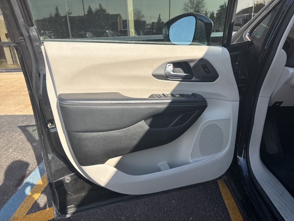 2024 CHRYSLER PACIFICA - Image 5