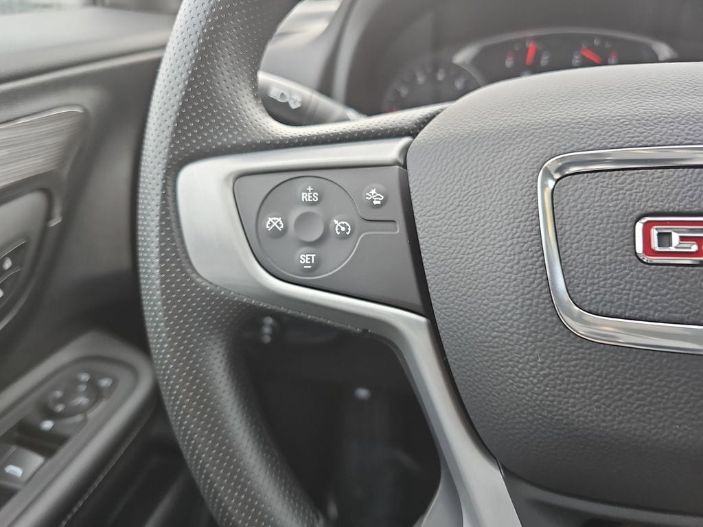 2024 GMC TERRAIN - Image 17