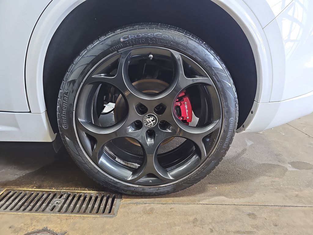 2023 ALFA ROMEO STELVIO - Image 29