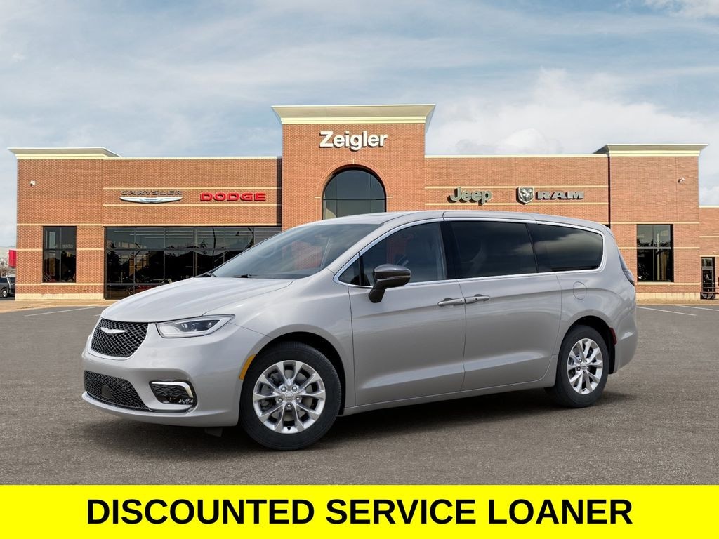New 2026 Chrysler Pacifica SELECT AWD Passenger Van