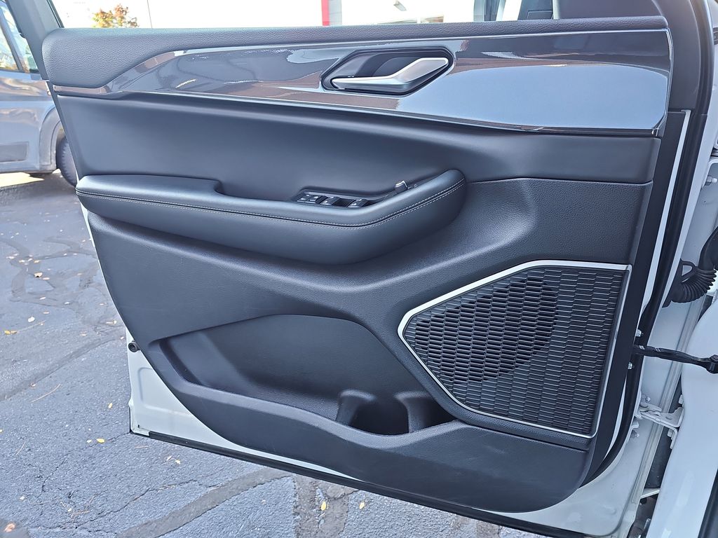 2022 JEEP GRAND CHEROKEE L - Image 27