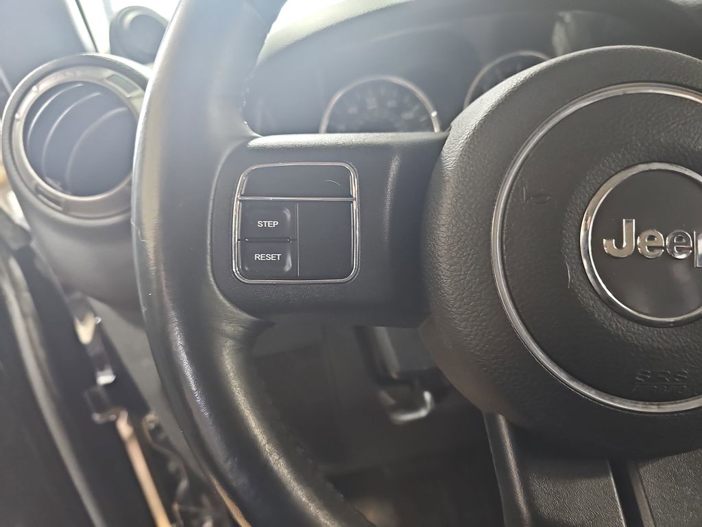 2011 JEEP WRANGLER - Image 14