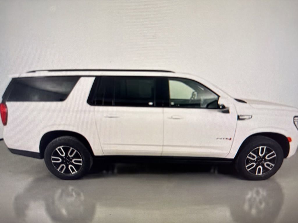 2024 Gmc Yukon XL AT4 photo 3
