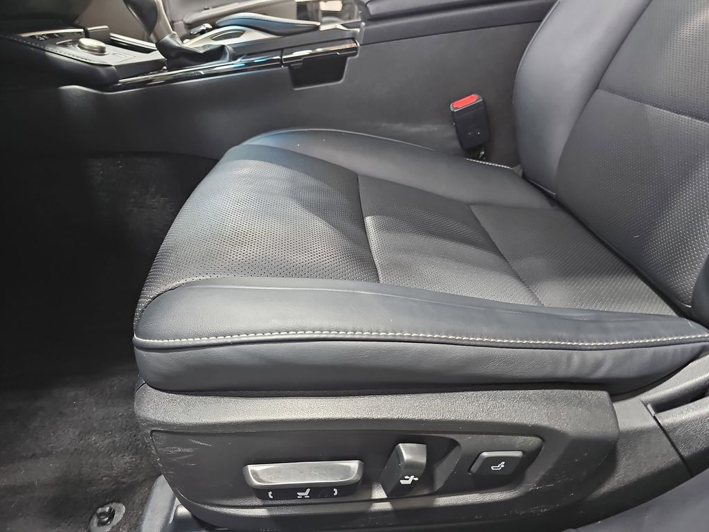 2016 LEXUS ES - Image 23
