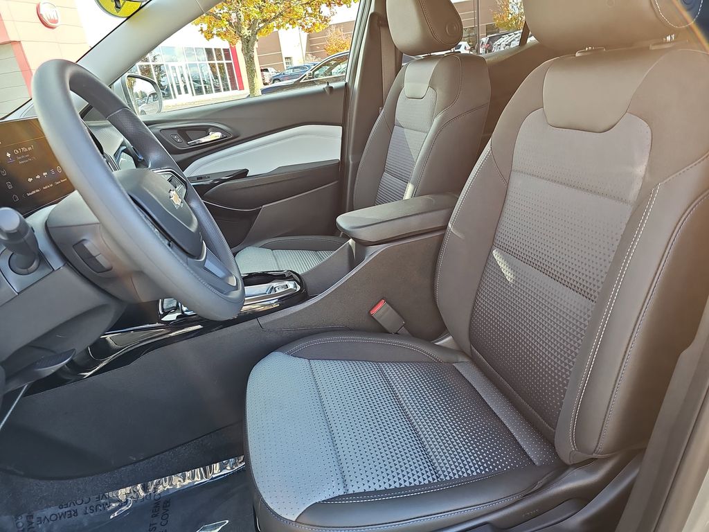 2025 CHEVROLET TRAX - Image 14