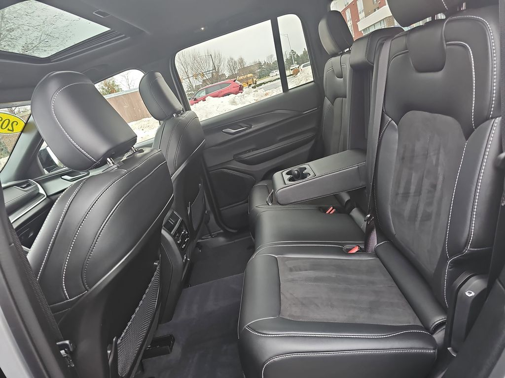 2023 JEEP GRAND CHEROKEE - Image 14