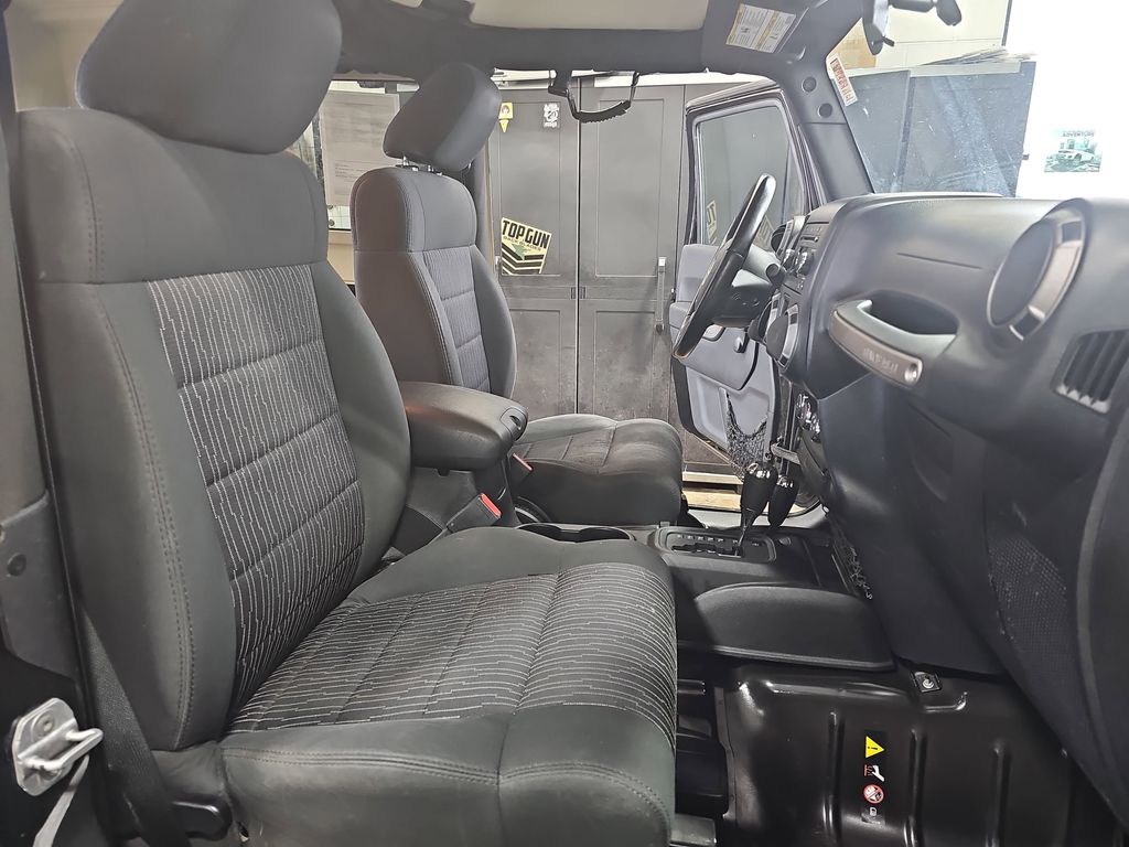 2011 JEEP WRANGLER - Image 10