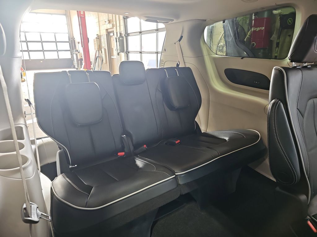 2023 CHRYSLER PACIFICA - Image 12