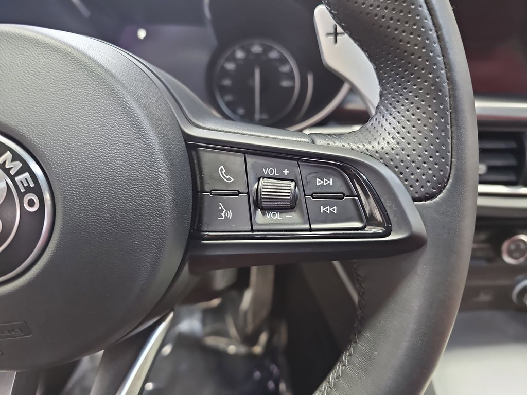 2023 ALFA ROMEO STELVIO - Image 17