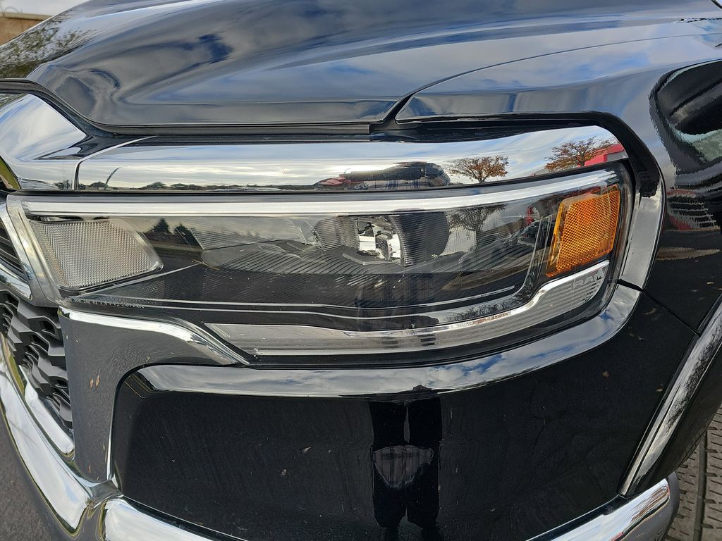 2025 RAM 1500 - Image 28