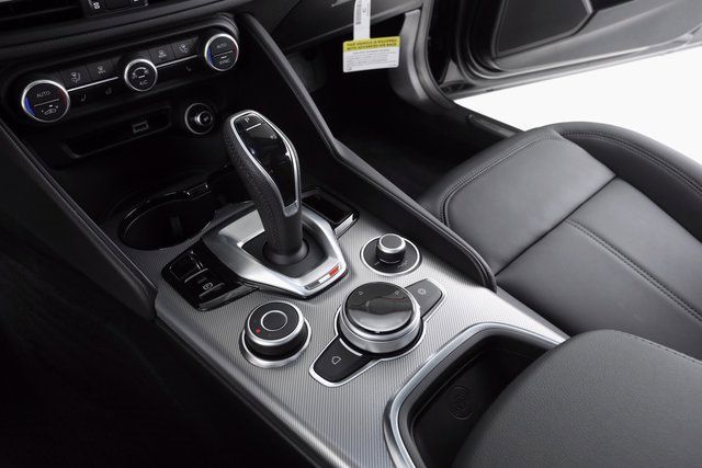 2024 ALFA ROMEO GIULIA (952) - Image 29