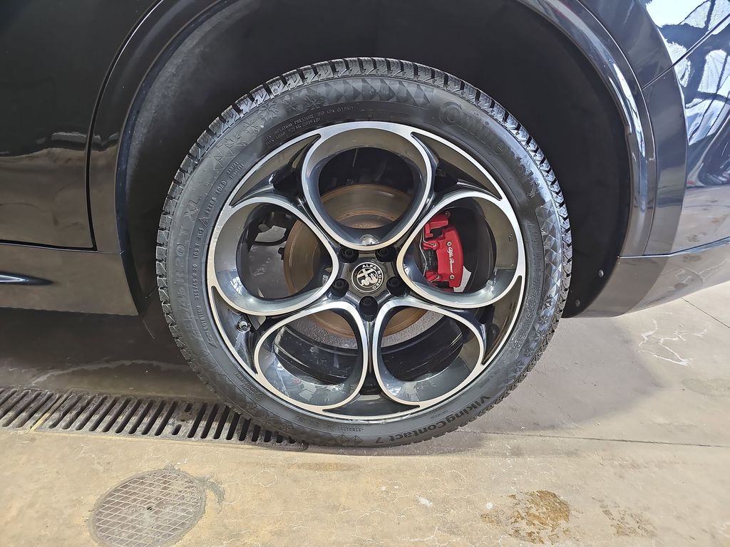 2023 ALFA ROMEO STELVIO - Image 31