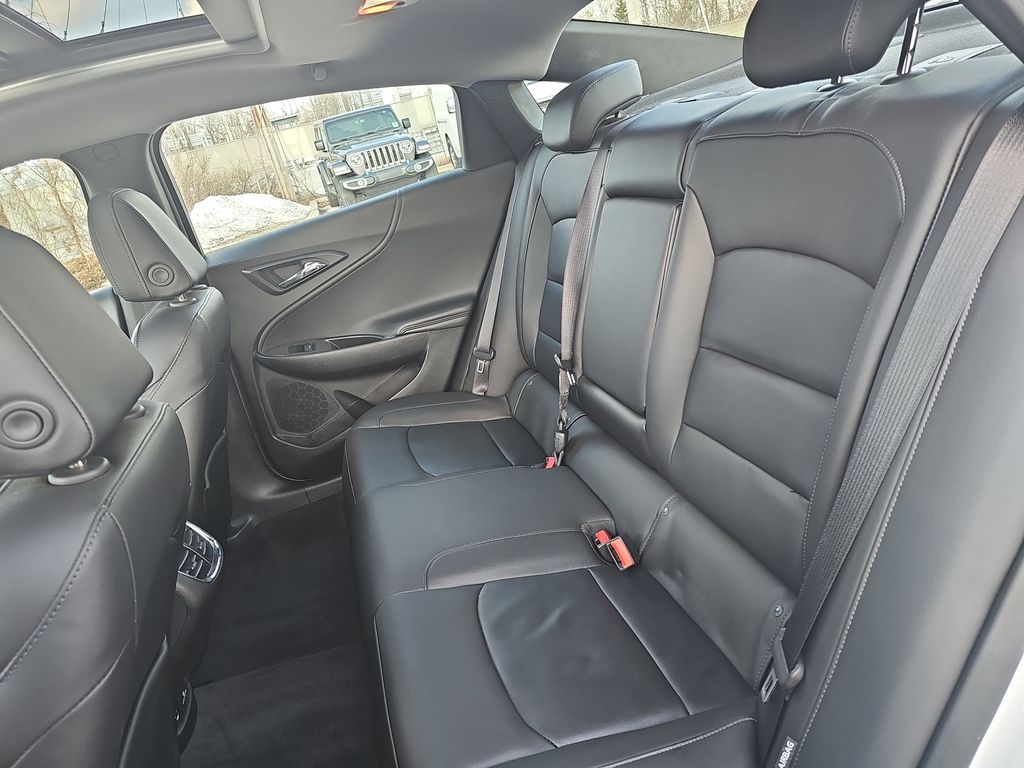 2018 CHEVROLET MALIBU - Image 13