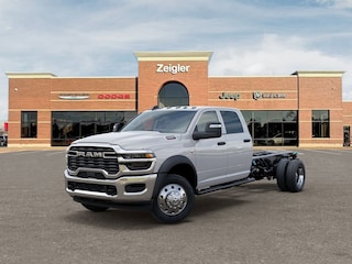 2026 Ram 5500 Chassis Cab TRADESMAN  CREW  4X4 84' CA Pickup