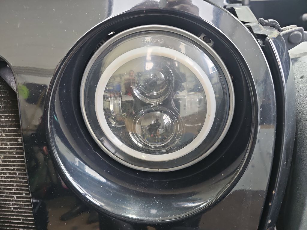 2011 JEEP WRANGLER - Image 24