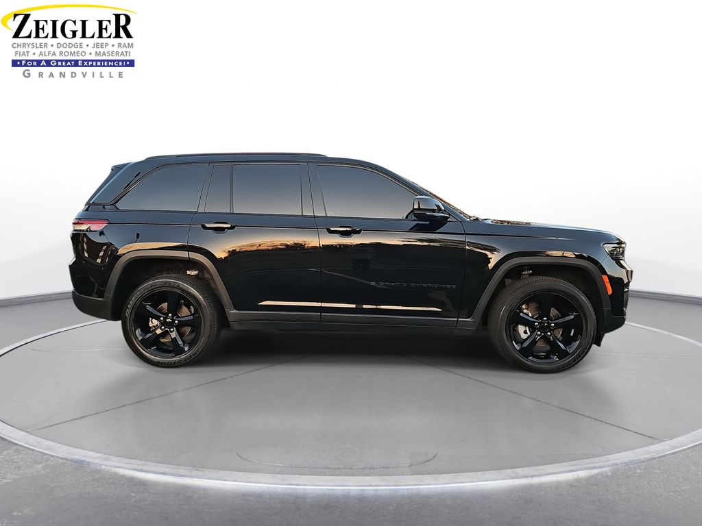 2022 JEEP GRAND CHEROKEE - Image 4