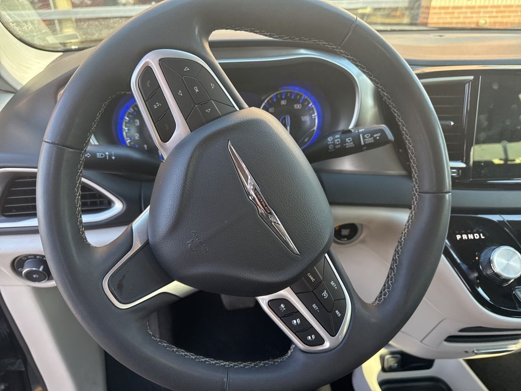 2024 CHRYSLER PACIFICA - Image 11