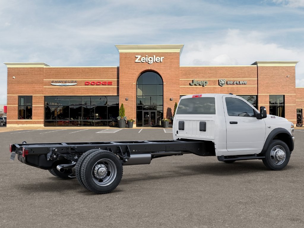 New 2027 Ram 5500 Chassis Cab TRADESMAN REGULAR 4X4 120' CA Pickup