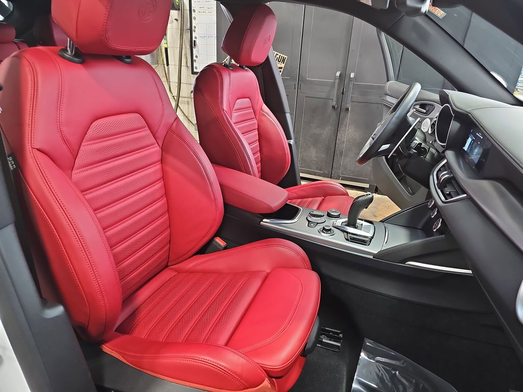 2023 ALFA ROMEO STELVIO - Image 10