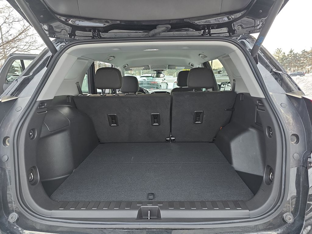 2024 GMC TERRAIN - Image 12