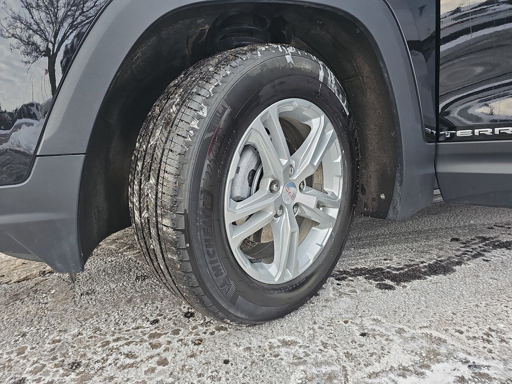 2024 GMC TERRAIN - Image 31