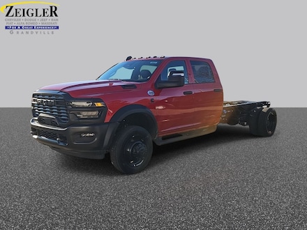 2026 Ram 5500 Chassis Cab TRADESMAN  CREW  4X4 84' CA Pickup