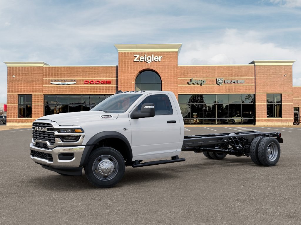 New 2027 Ram 5500 Chassis Cab TRADESMAN REGULAR 4X4 120' CA Pickup