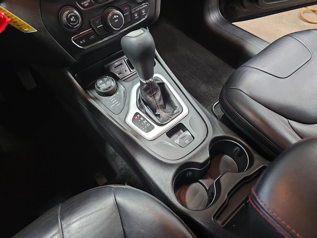 2016 JEEP CHEROKEE - Image 25