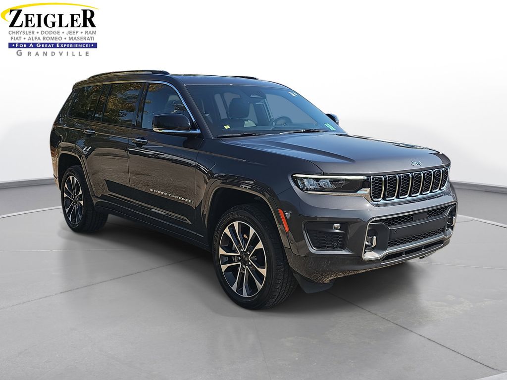 2023 Jeep Grand Cherokee Overland photo 3
