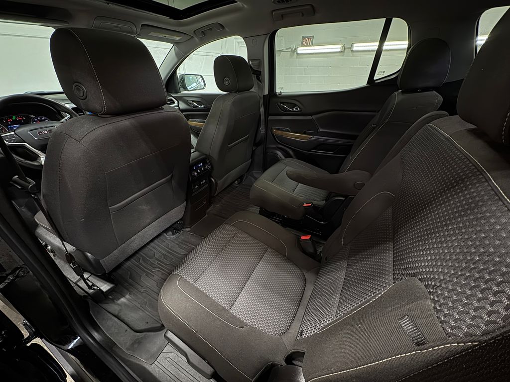 2023 GMC ACADIA - Image 32