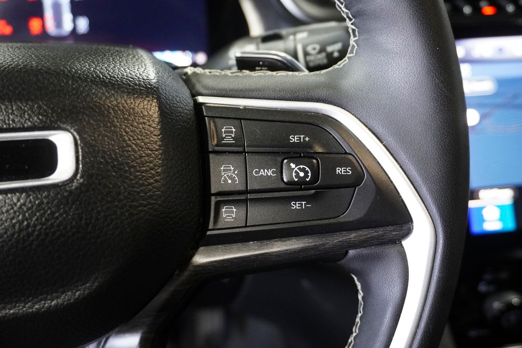 2023 JEEP GRAND CHEROKEE - Image 25