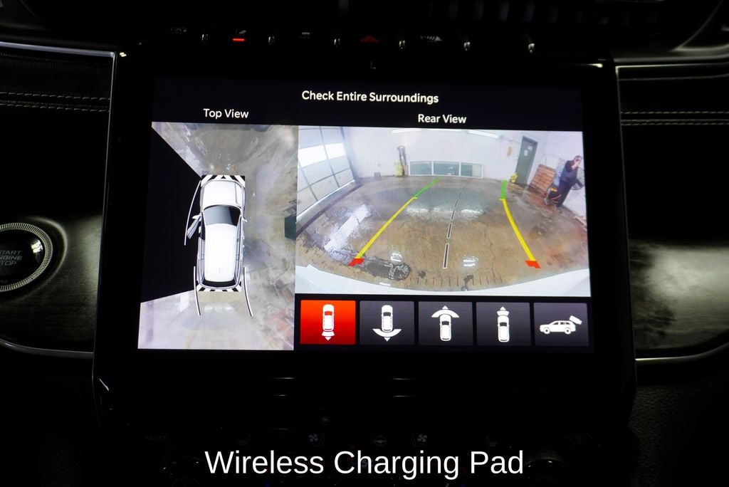 2023 JEEP GRAND CHEROKEE - Image 17