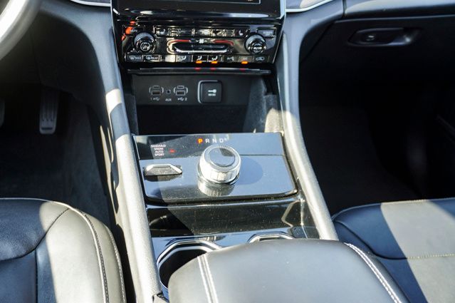 2022 JEEP GRAND CHEROKEE L - Image 18