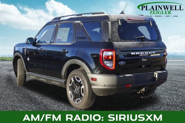 2021 Ford Bronco Sport Outer Banks photo 2